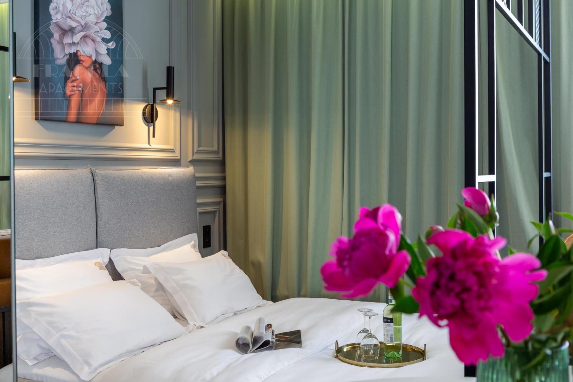 Feminine Studio Fragola Apartments Krakow Ngoại thất bức ảnh